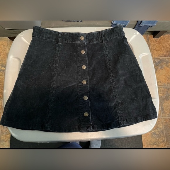 American Eagle Outfitters Dresses & Skirts - American Eagle Black corduroy Button Up Mini Skirt Size 10